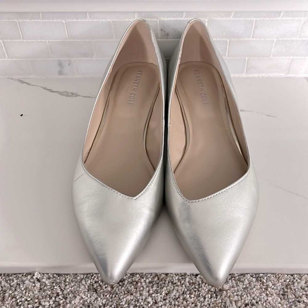 Kenneth Cole point toe flats